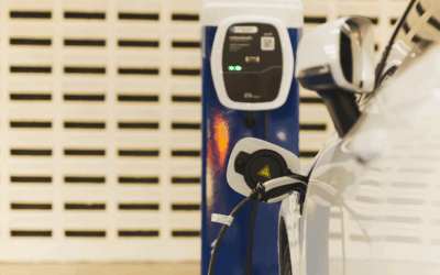 Puntos de recarga para coches eléctricos: qué opciones existen para viviendas y comunidades